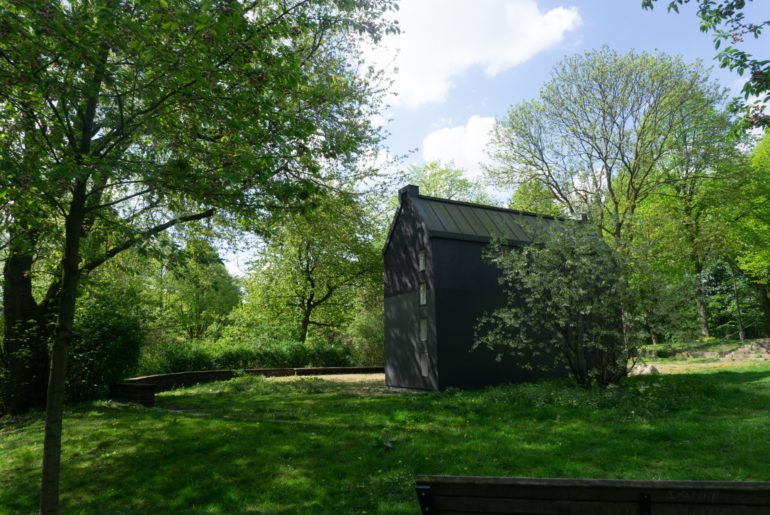 Mahnmal anlässlich des 60. Jahrestages des Feuersturms.